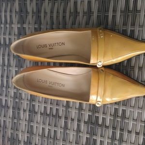 Vintage Louis Vuitton lady evening vernis patent leather shoes need heel tip